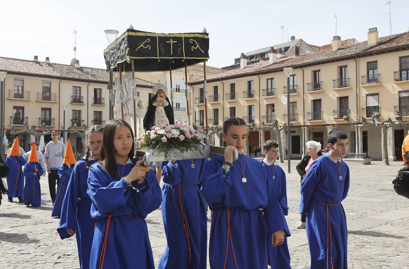 La procesión infantil del Divino Maestro por las calles de Palencia