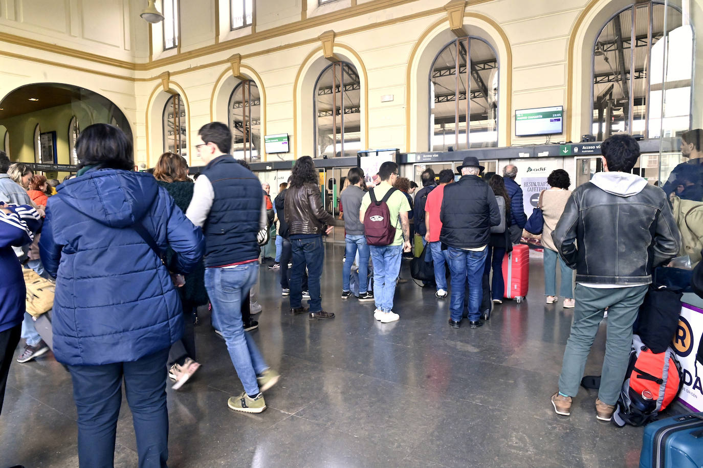 Afectados de 15 trenes sufren retrasos por una avería en Chamartín