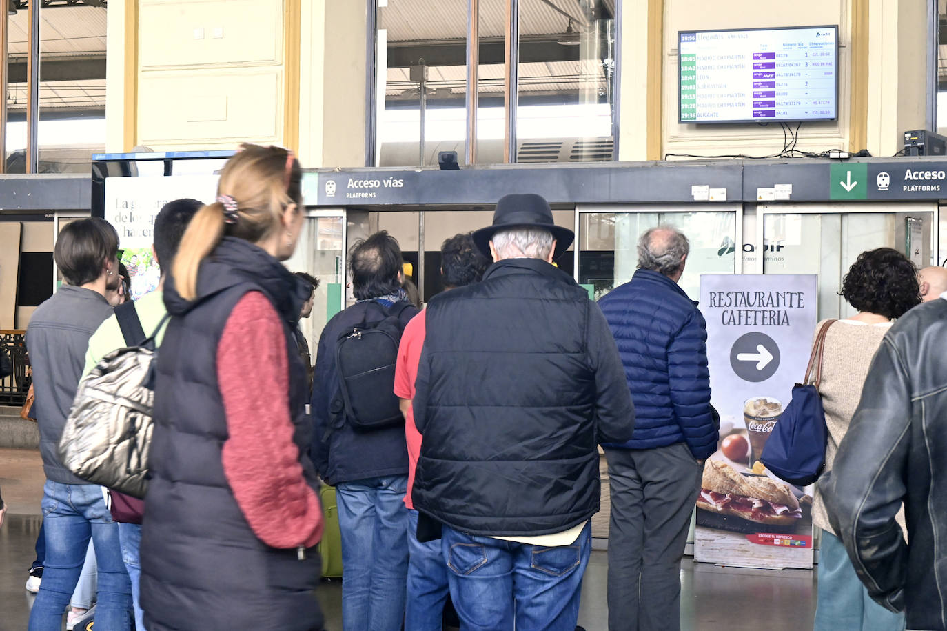 Afectados de 15 trenes sufren retrasos por una avería en Chamartín