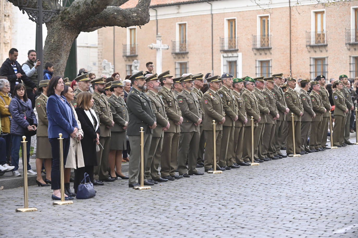 Arriado Solemne de la Bandera en la Plaza de San Pablo