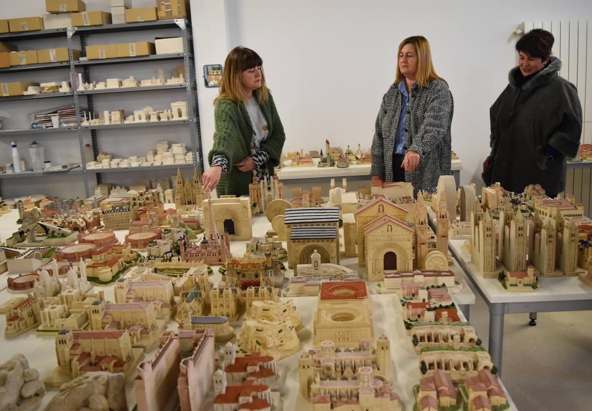 Maquetas expuestas en el taller.