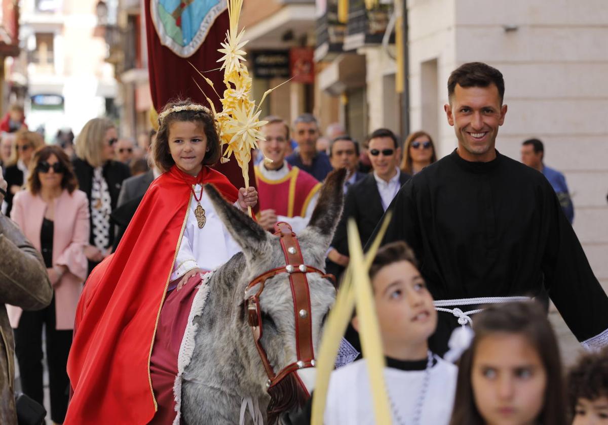 Peñafiel celebra su tradicional procesión de la Borriquilla