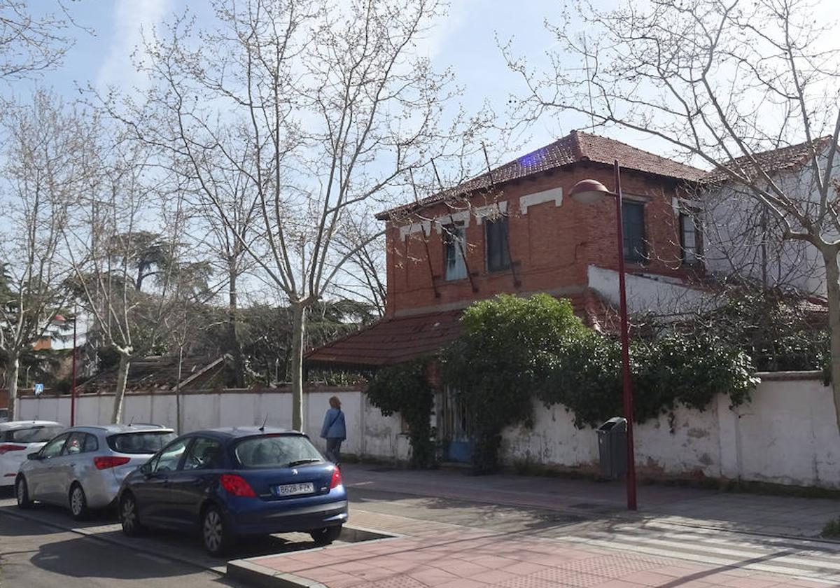 Exterior del centenario chalé de la familia Luelmo del número 141 del Paseo de Zorrilla.