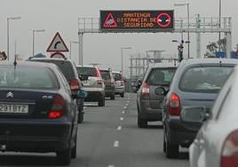 Cartel durante la operación salida de Semana Santa