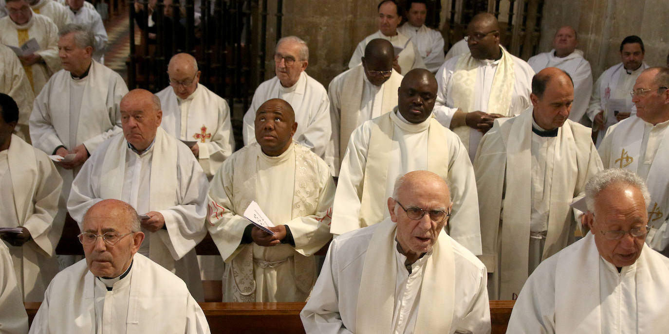 Celebración de la Misa Crismal en la Catedral de Segovia.