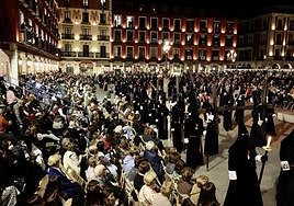 La Plaza Mayor durante la Pocesión General de la Sagrada Pasión del Redentor.