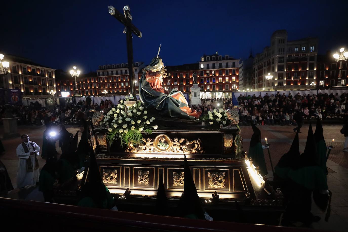 La procesión del Rosario del Dolor, en imágenes