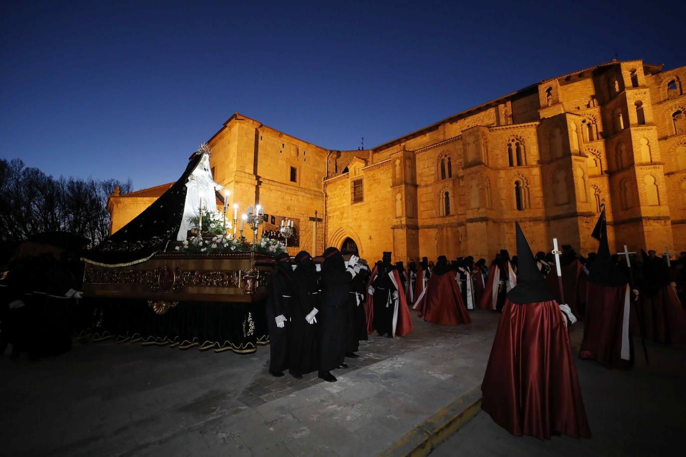 Así ha sido la procesión del Encuentro en Peñafiel