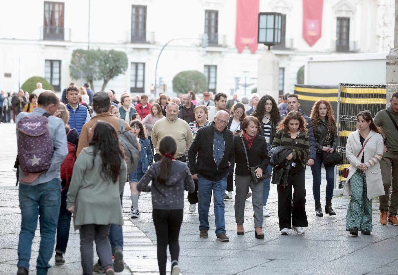 Calles llenas el Jueves Santo en Valladolid