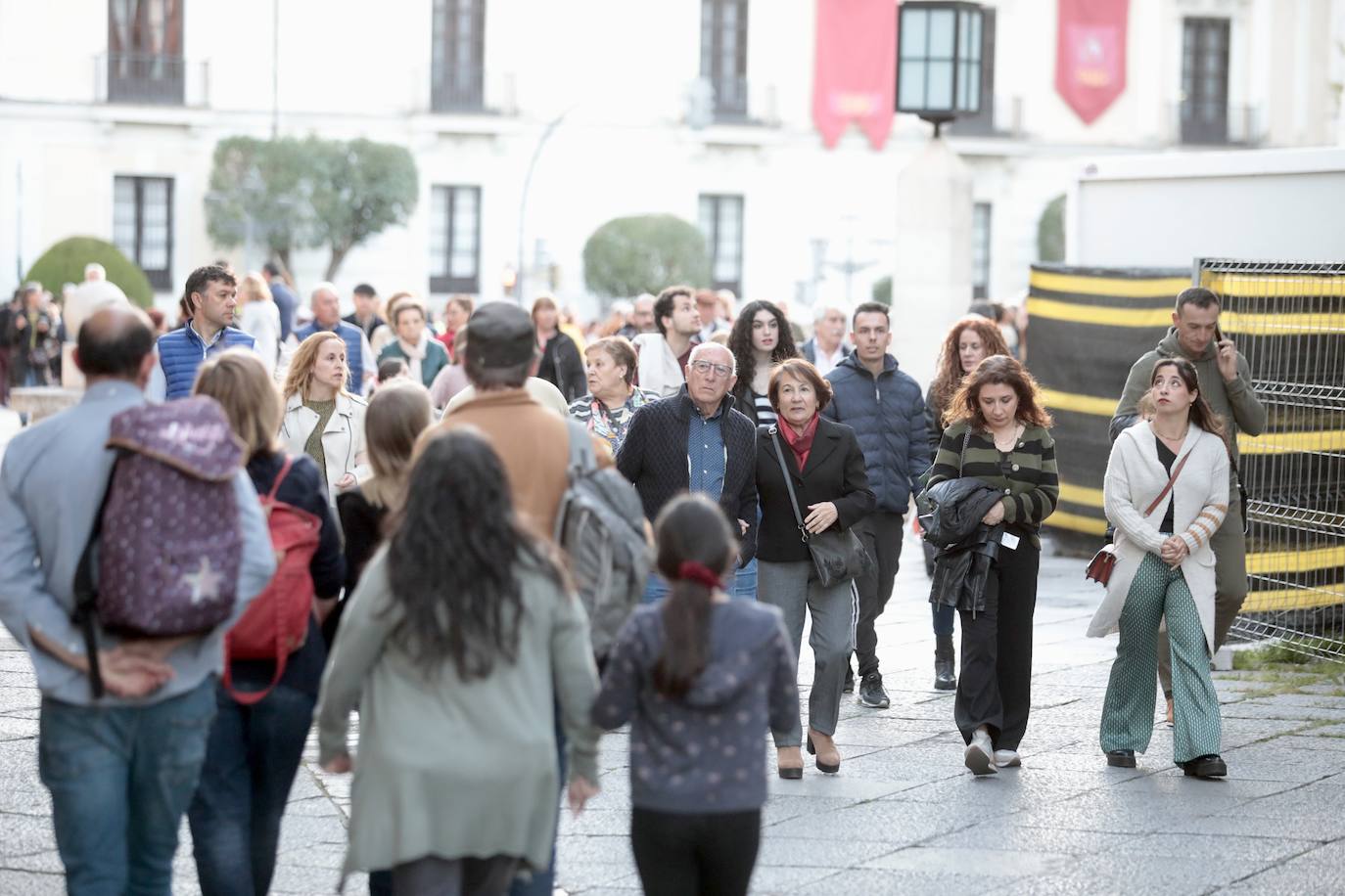 Calles llenas el Jueves Santo en Valladolid