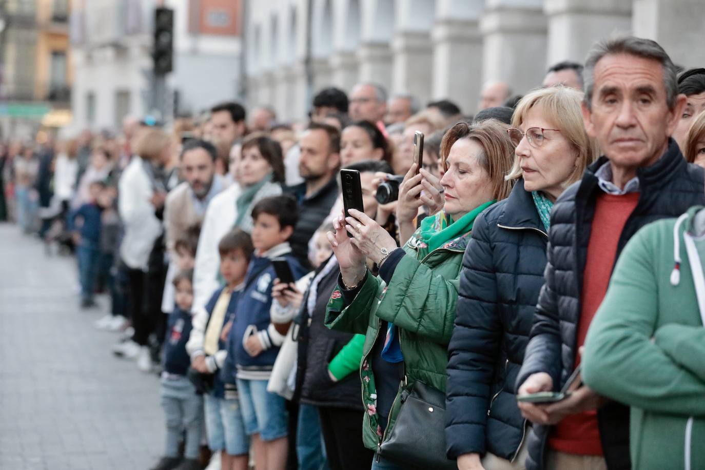 Calles llenas el Jueves Santo en Valladolid
