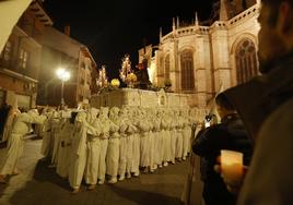 La Quinta Angustia llega a la Catedral.