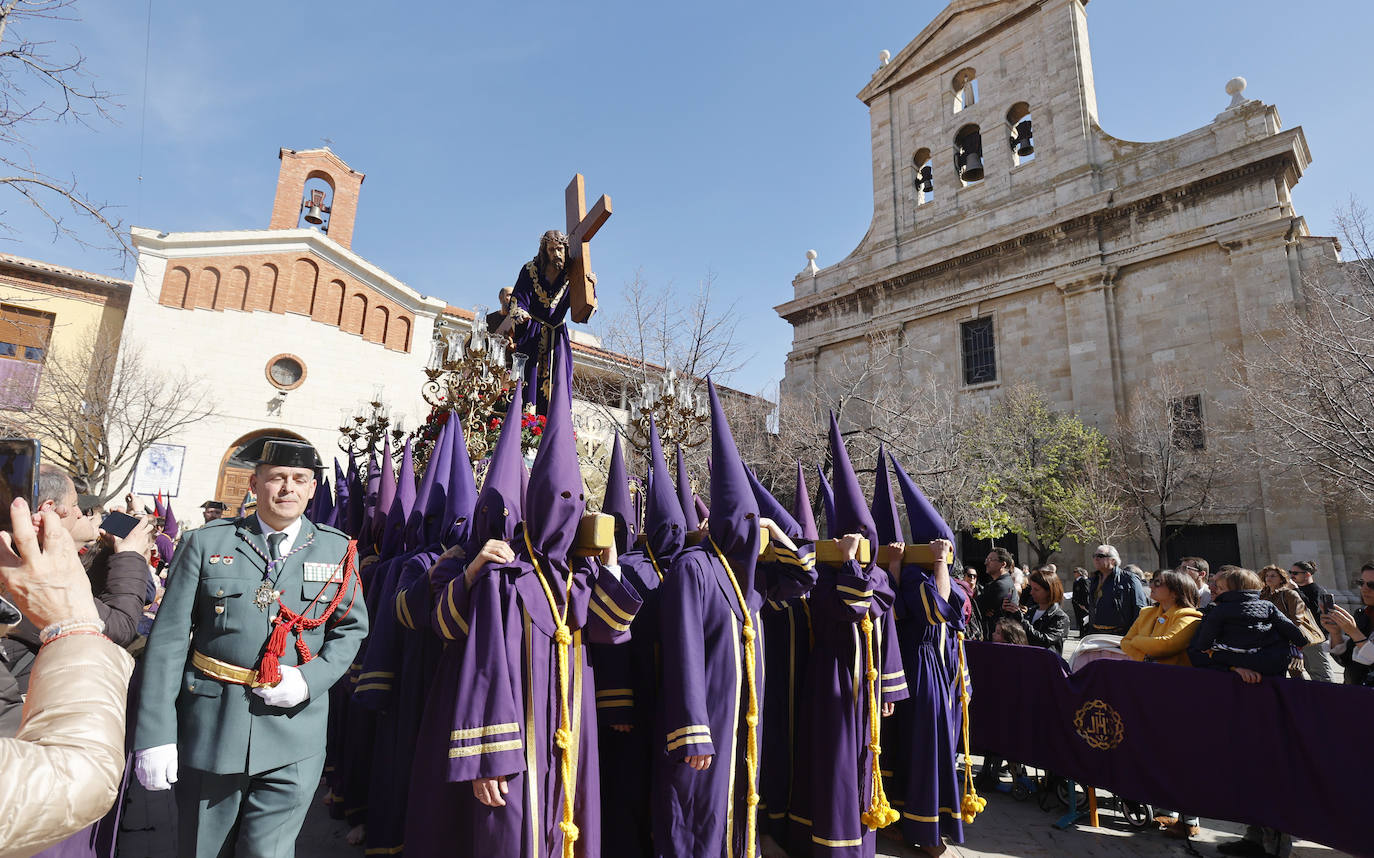 Palencia se rinde a Los Pasos, una de las procesiones más antiguas