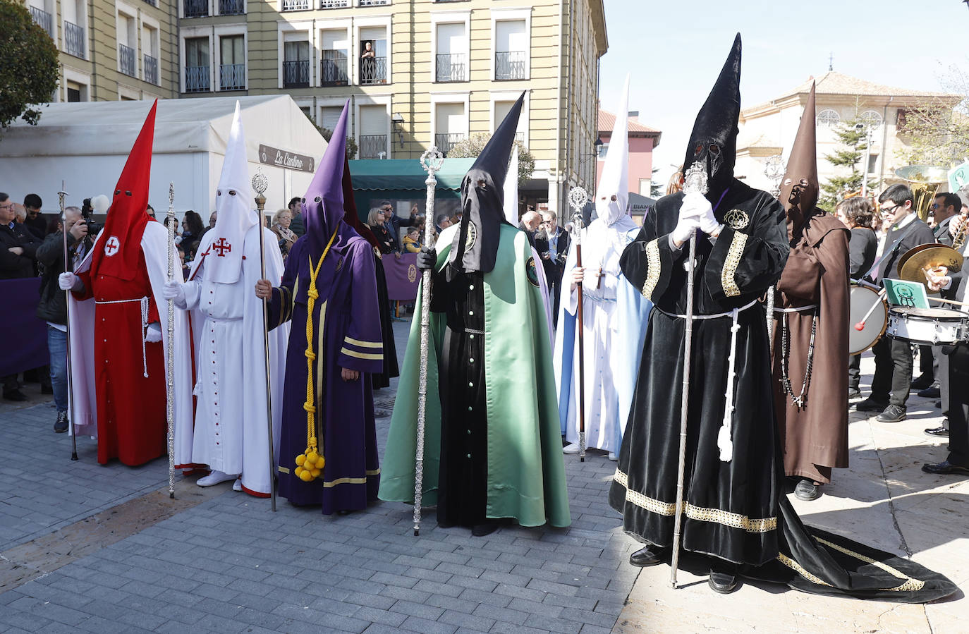 Palencia se rinde a Los Pasos, una de las procesiones más antiguas