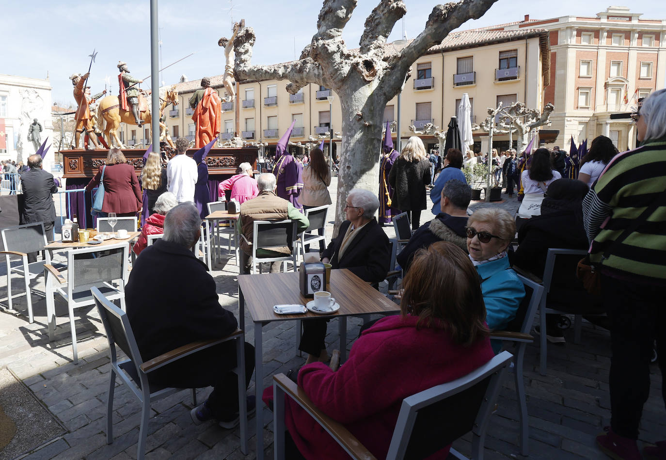 Palencia se rinde a Los Pasos, una de las procesiones más antiguas