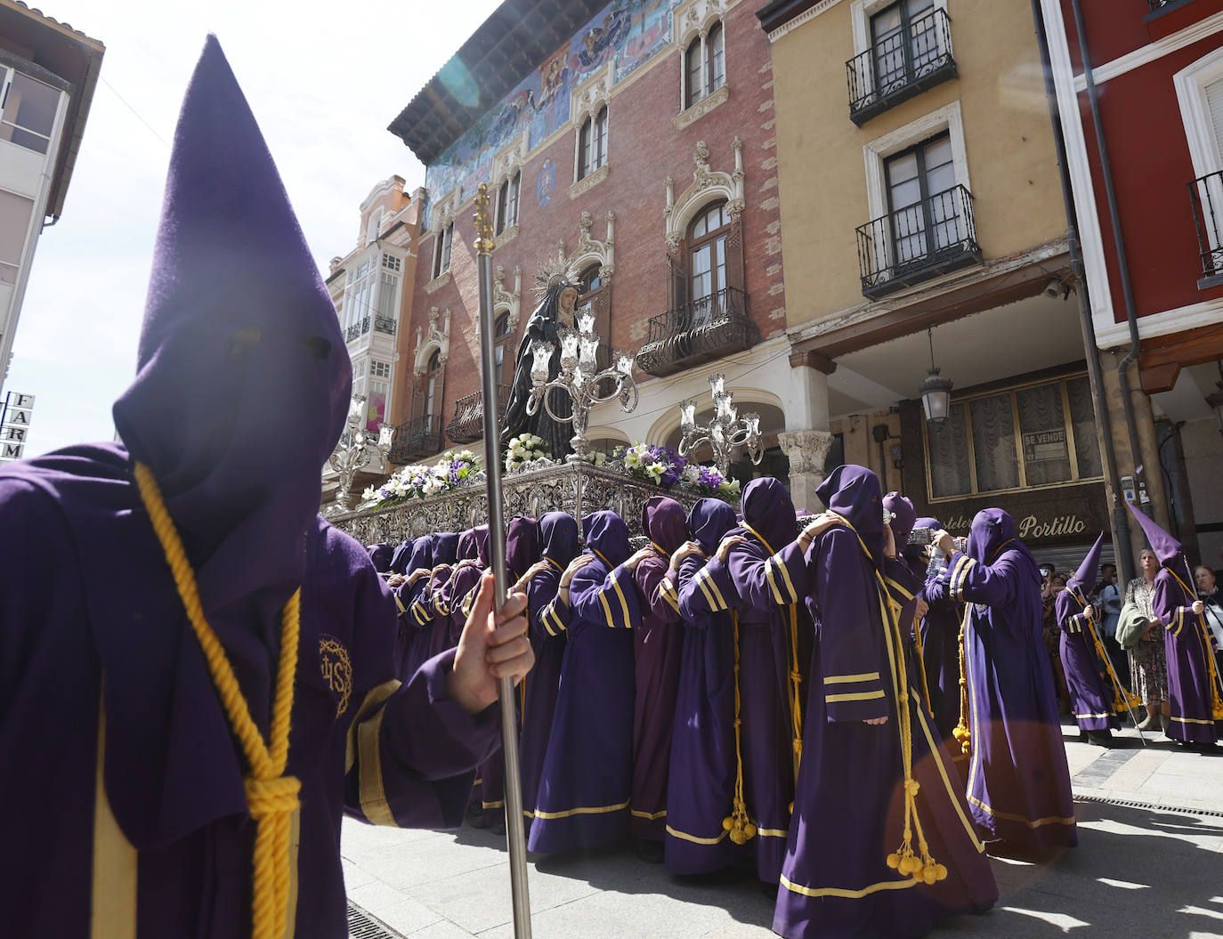 Palencia se rinde a Los Pasos, una de las procesiones más antiguas