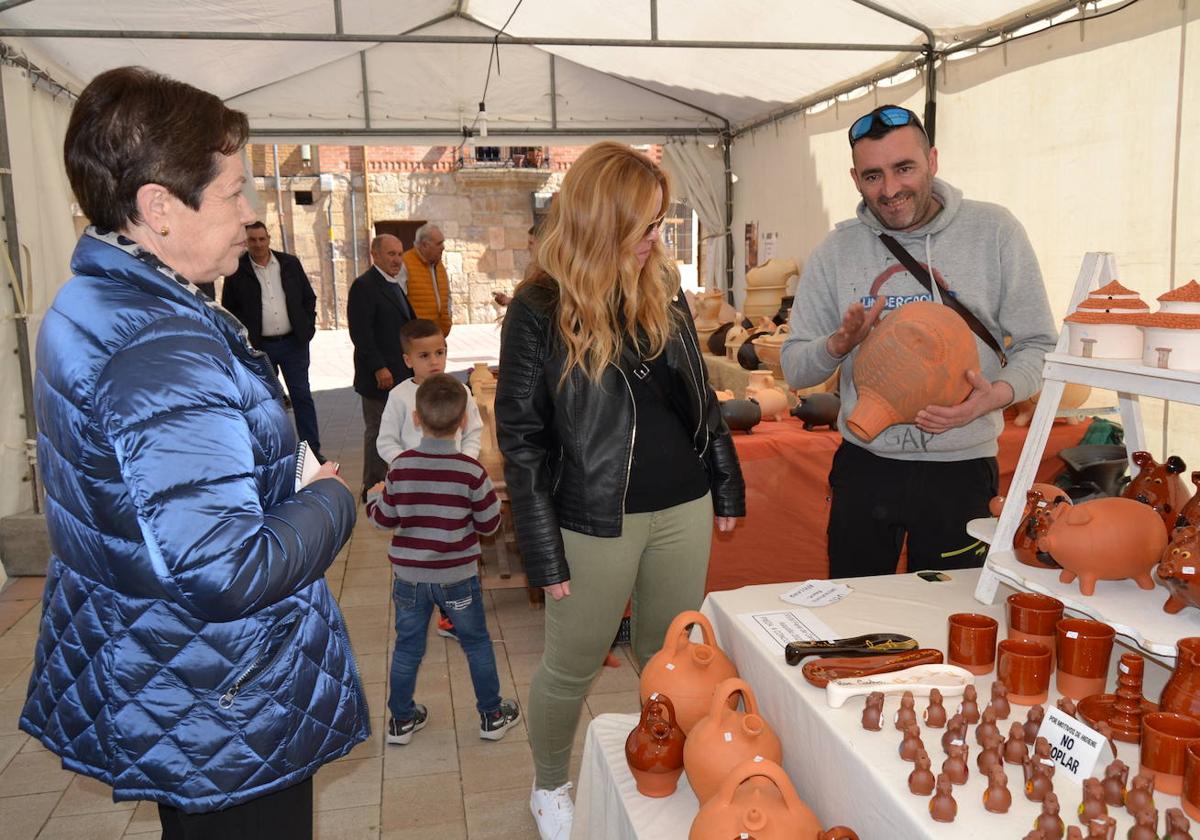 Tradición e historia en la Feria de Cerámica de Astudillo