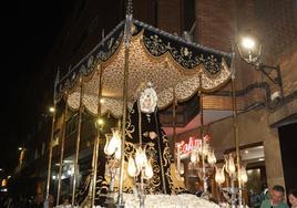 La Soledad, en el desfile, por la calle Antonio Maura.