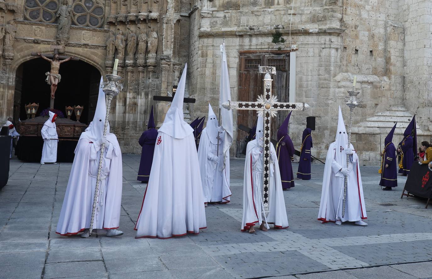 La vistosidad del Descendimiento y el Santo Entierro