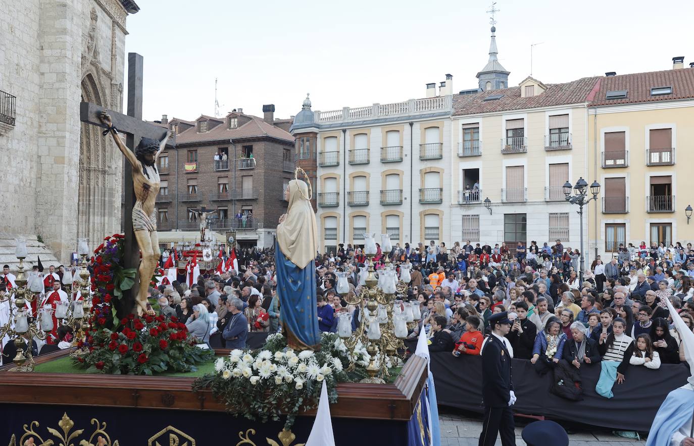 La vistosidad del Descendimiento y el Santo Entierro