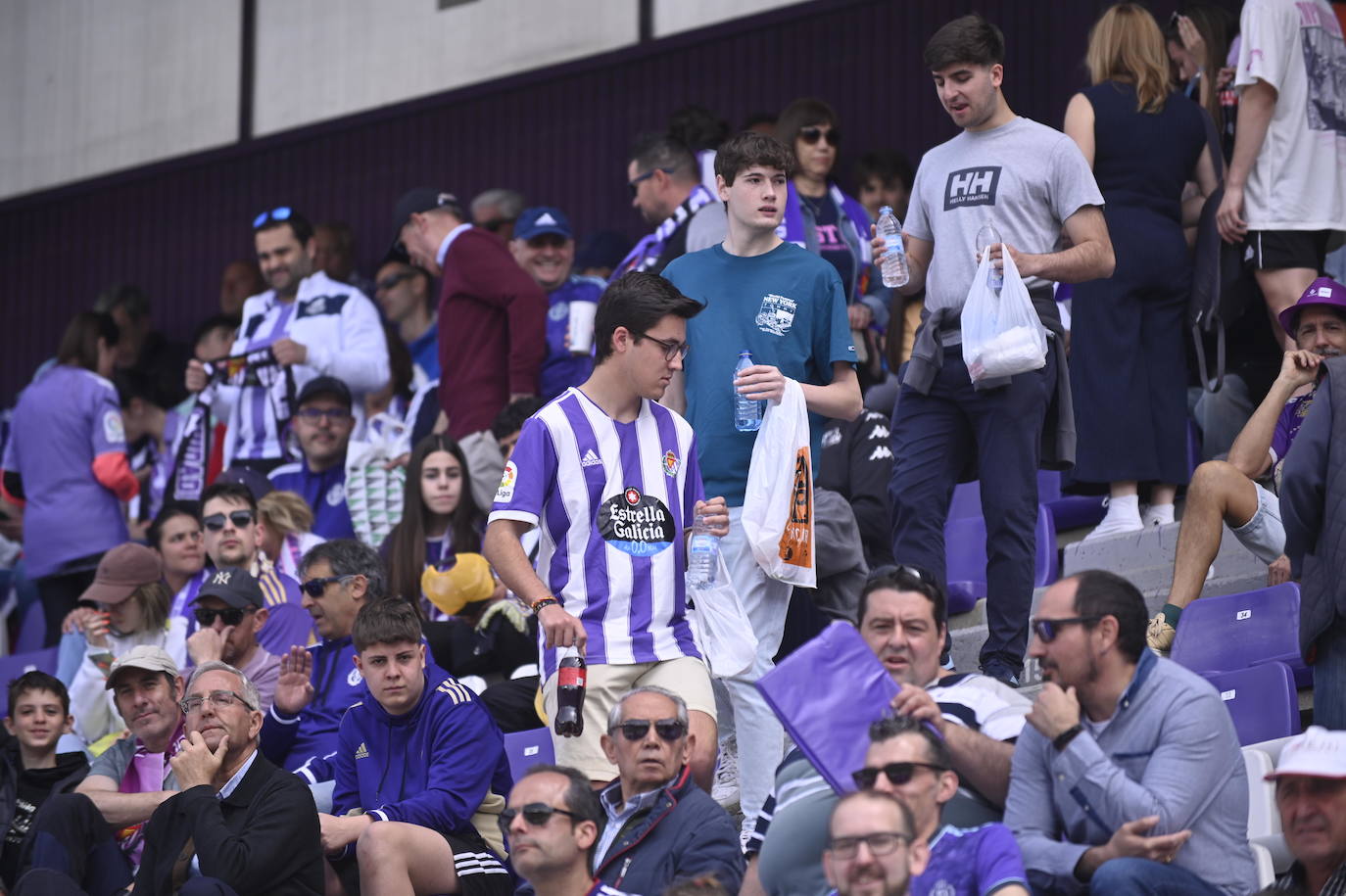 Búscate en la grada del Real Valladolid-Mallorca (1 de 4)