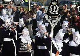 La Cofradía de La Flagelación durante una de las procesiones de esta Semana Santa.