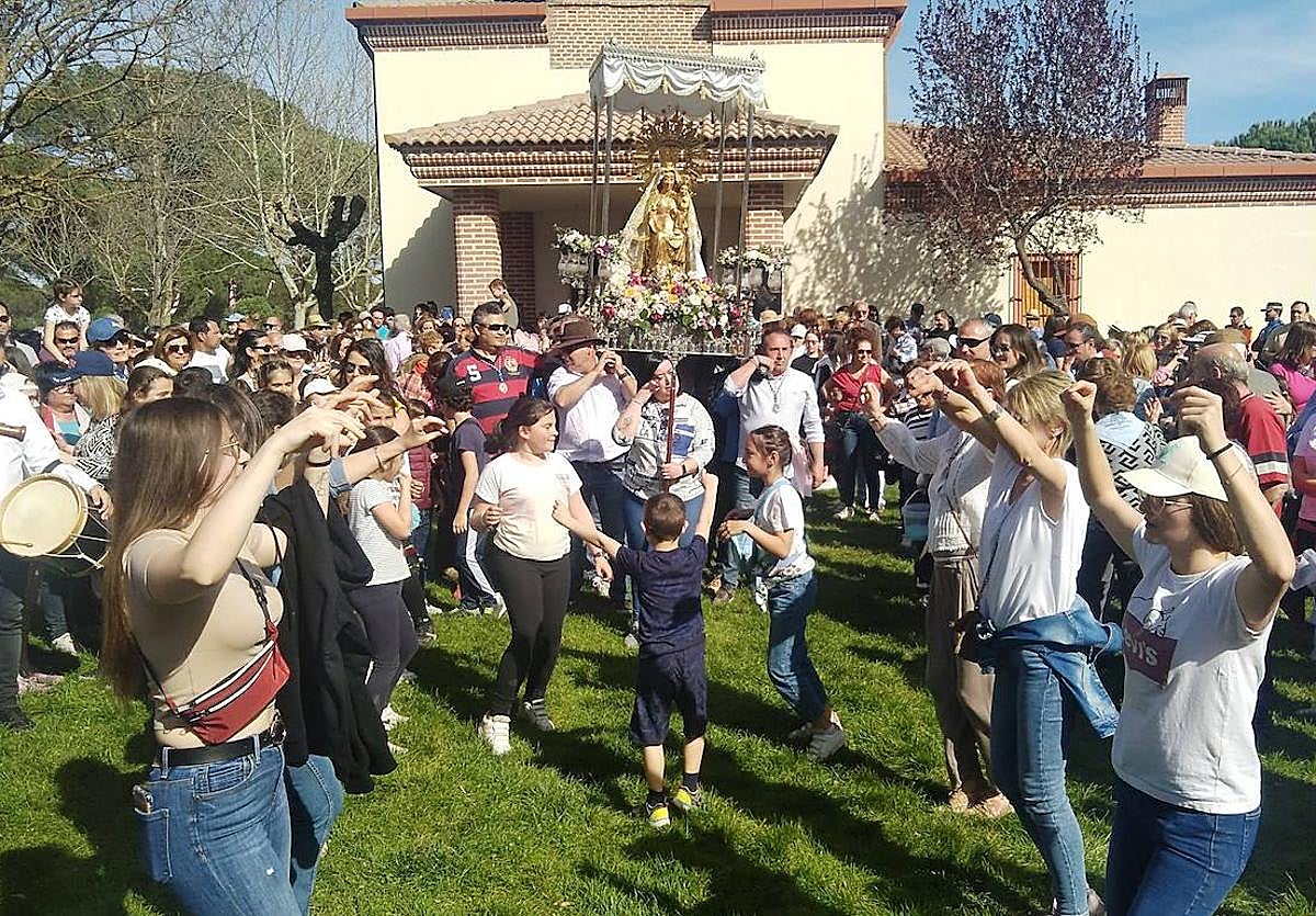 Romería de la Virgen de Sacedón, este lunes en Pedrajas de San Esteban.