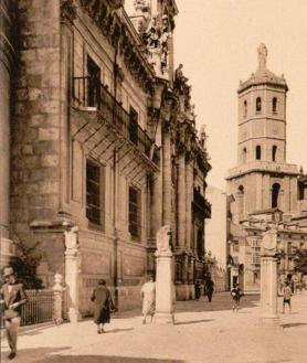 Imagen secundaria 2 - Evolución de la Catedral entre los años 1865 (después del desplome de la torre norte), 1880 (en plena construcción de la torre sur) y 1923 (año de la inauguración del Sagrado Corazón). 