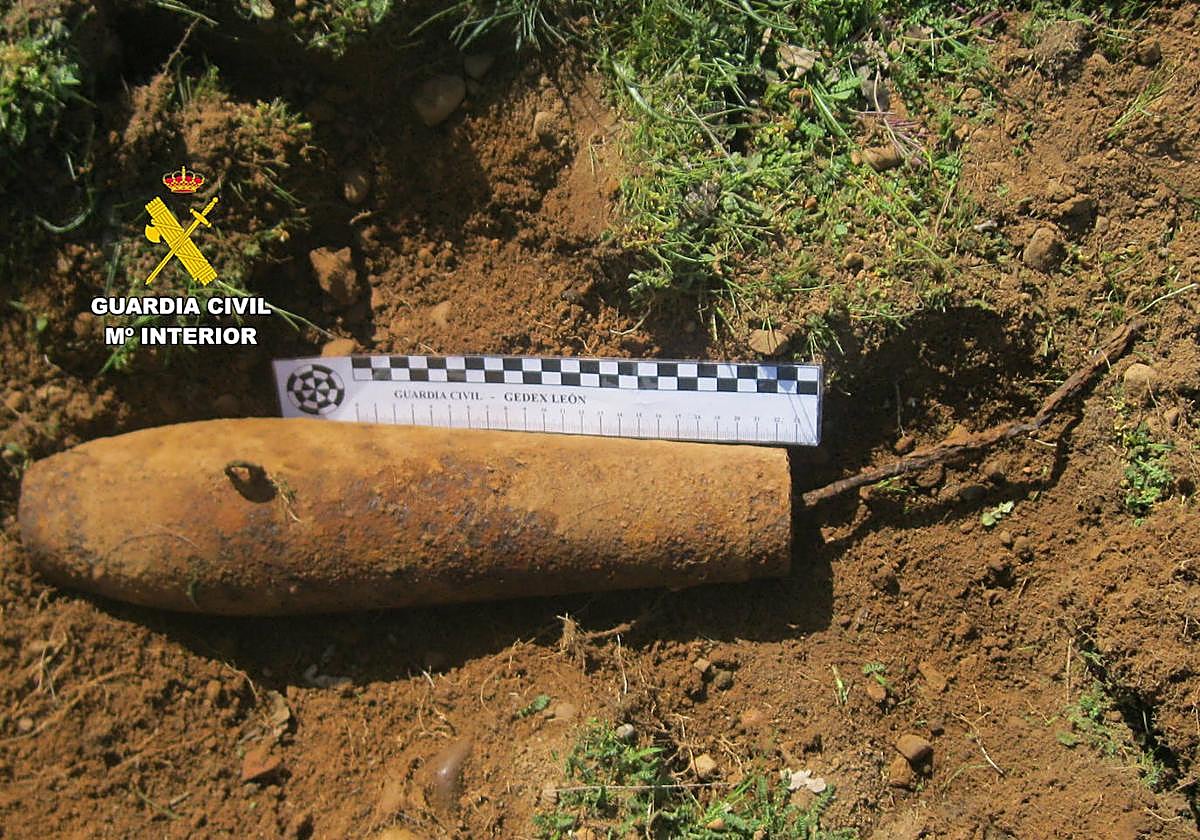 Destruyen una bomba de aviación de la Guerra Civil en León