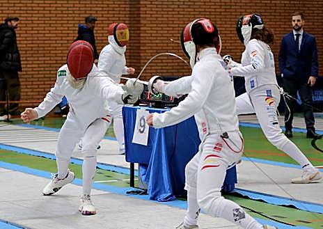 Imagen secundaria 1 - La esgrima madrileña se exhibe en Valladolid
