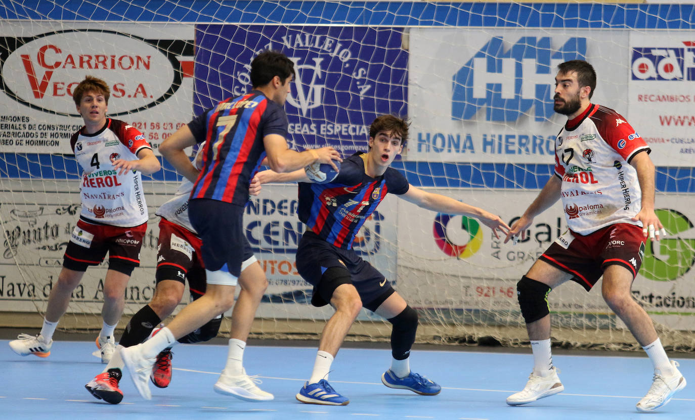 Victoria del Balonmano Nava ante el Barcelona (35-30)