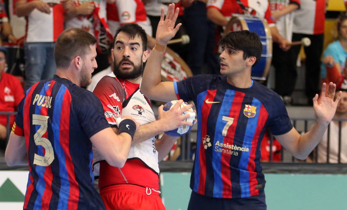 Victoria del Balonmano Nava ante el Barcelona (35-30)