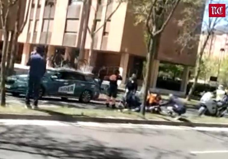 Atienden a los accidentados durante la prueba.