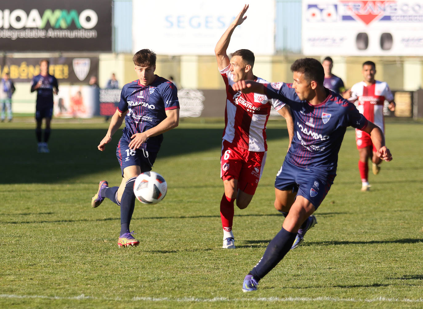 Dura derrota de la Gimnástica ante el Cacereño en La Albuera (1-5)