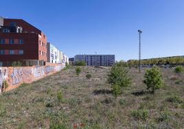 La parcela en la que se proyecta la construcción del centro, frente al Hospital Río Hortega.