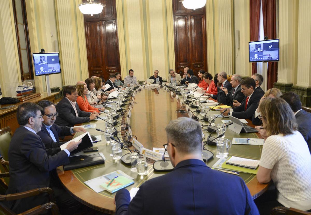 Participantes en al reunión de la Mesa de la Sequía en el Ministerio, este miércoles.