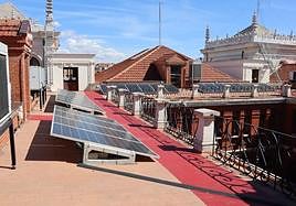 Placas solares en el Ayuntamiento de Valladolid.
