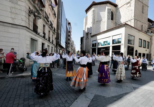 Pasacalles de cultura tradicional, en una pasada edición de las fiestas del patrón de Valladolid.