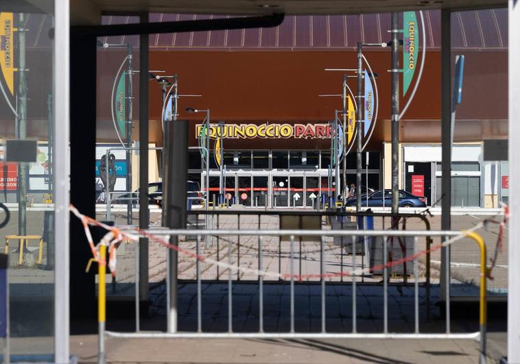 Entrada al Centro Comercial Equinoccio de Zaratán.