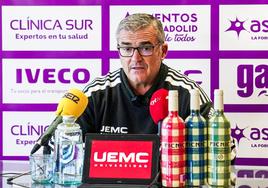 Paco García, durante la rueda de prensa previa al partido.