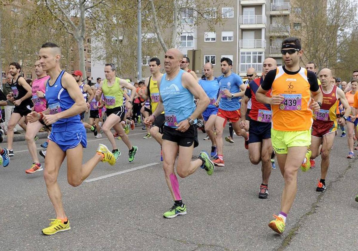 Participantes en una edición anterior del Cross de la Policía Municipal.