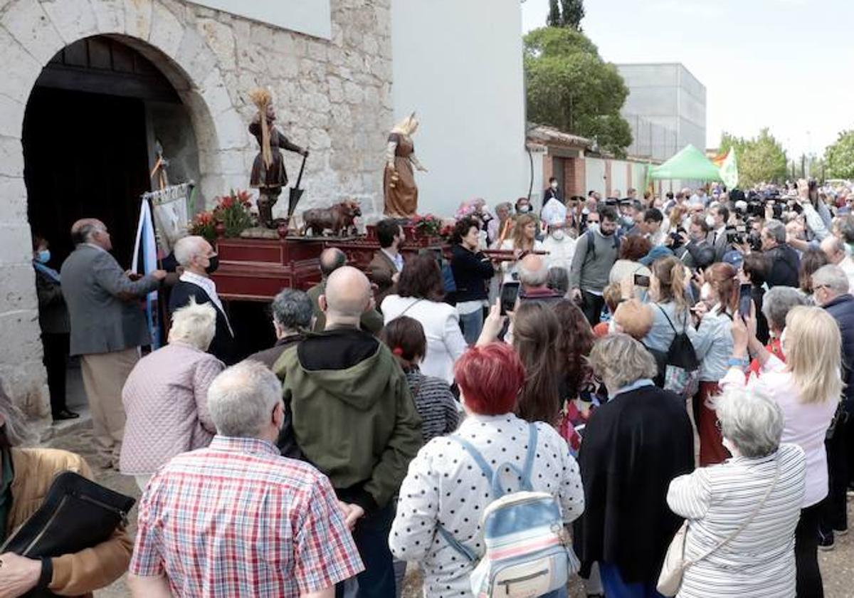 Procesión en la ermita de San Isidro.