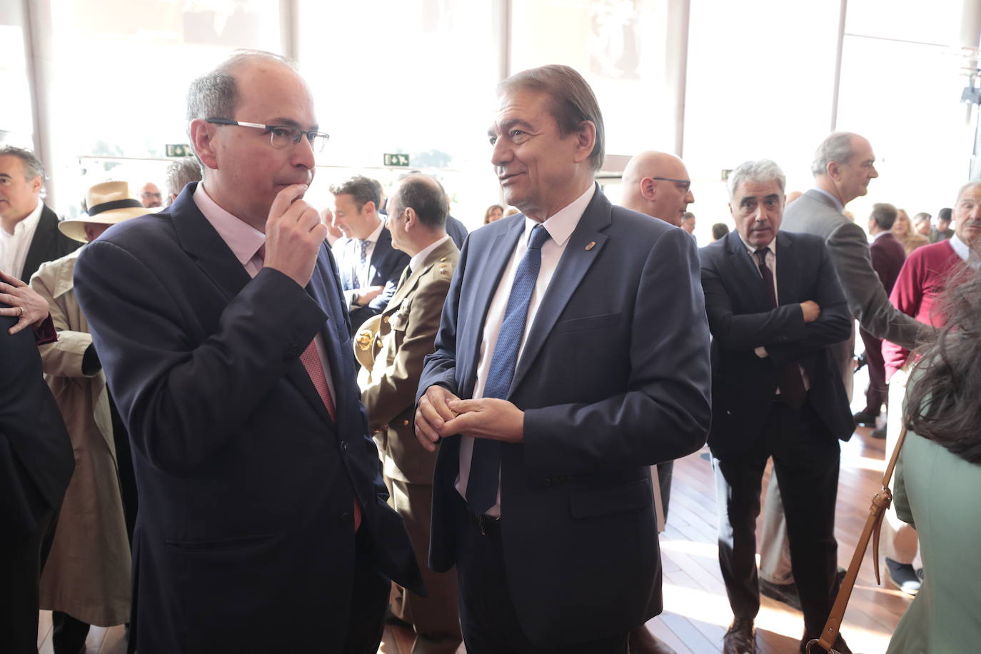 Asistentes a la entrega de los Premios Castilla y León (2 de 2)