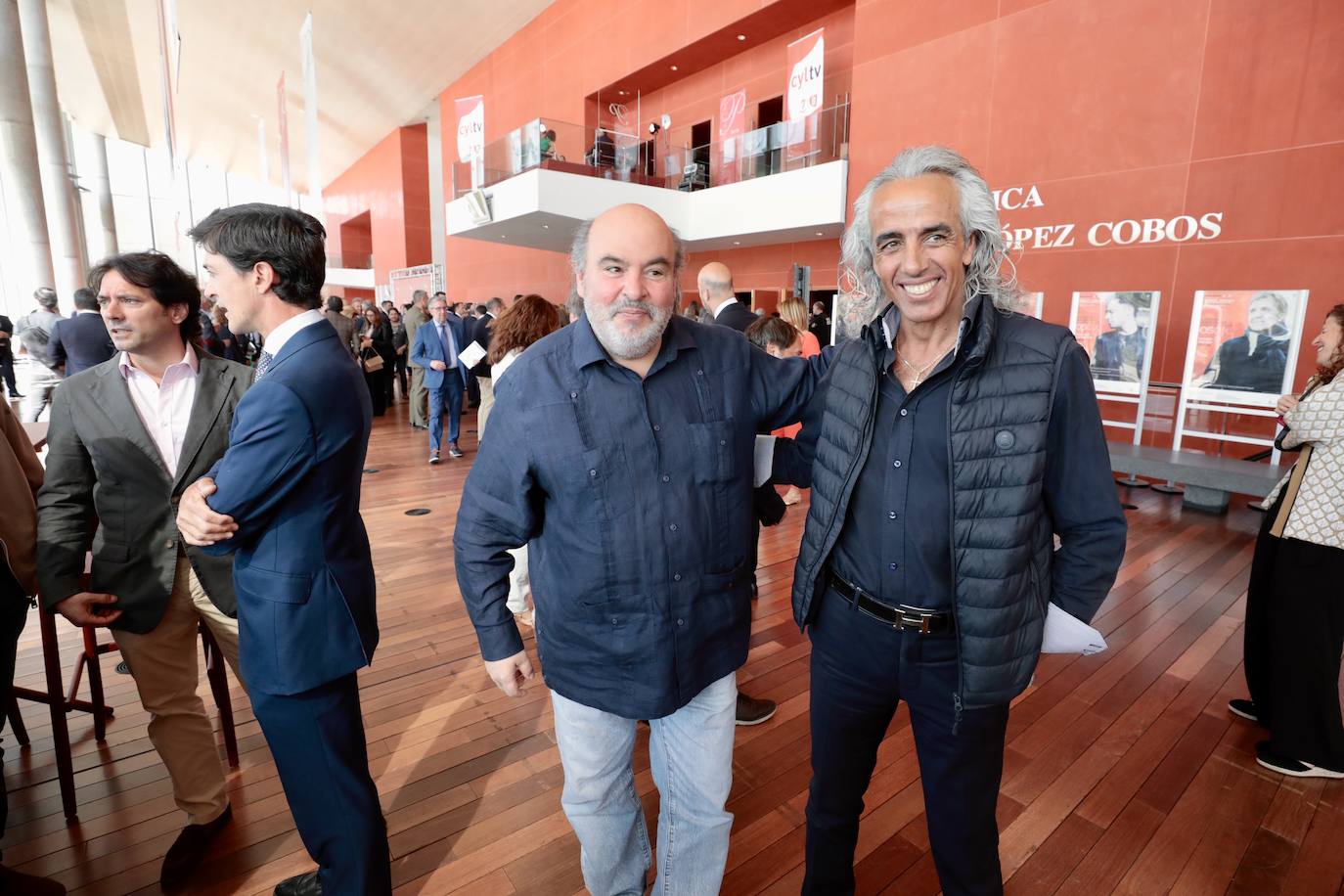 Asistentes a la entrega de los Premios Castilla y León (2 de 2)