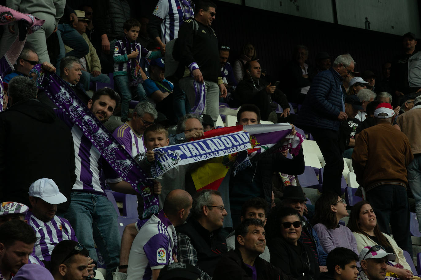 Búscate en la grada del José Zorrilla (4/6)