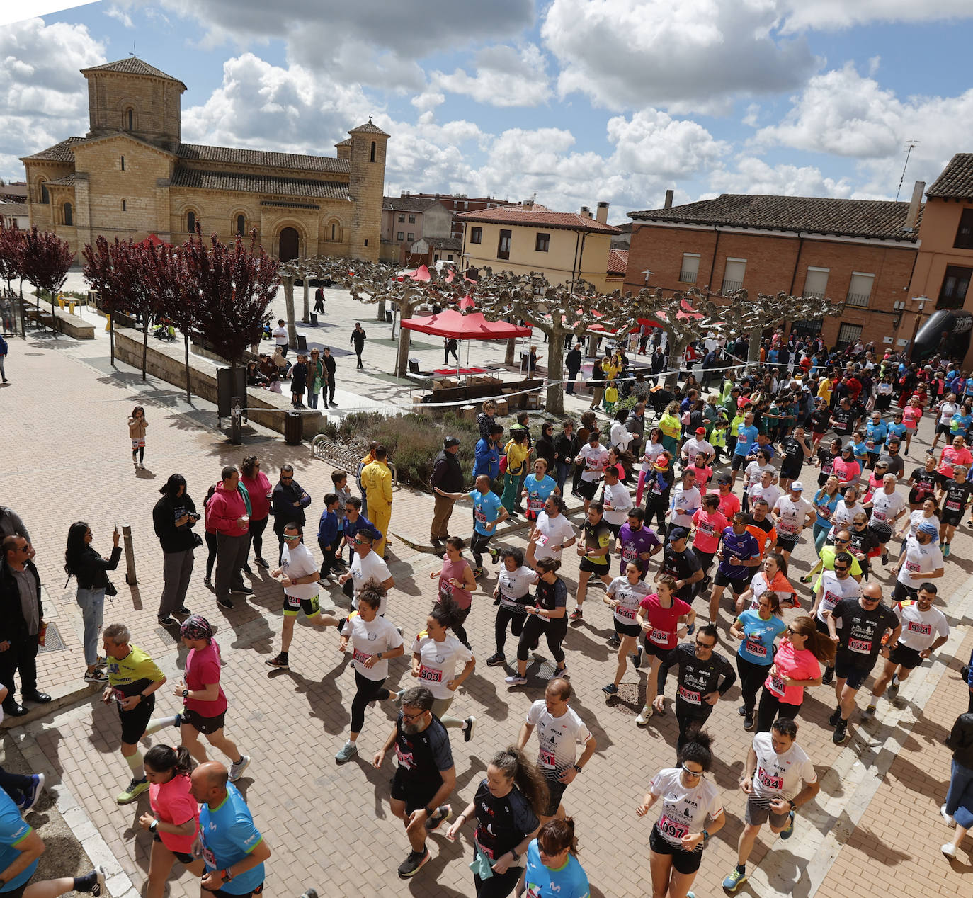 Más de 900 personas participan en la cita solidaria de Frómista
