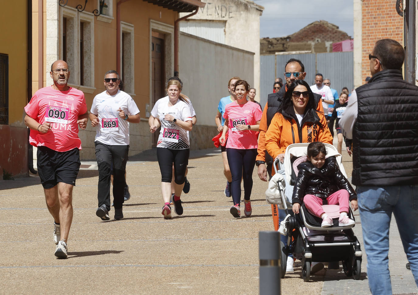 Más de 900 personas participan en la cita solidaria de Frómista