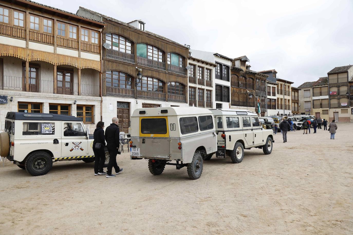 Concentración de Land Rover Santana en Peñafiel (Valladolid)