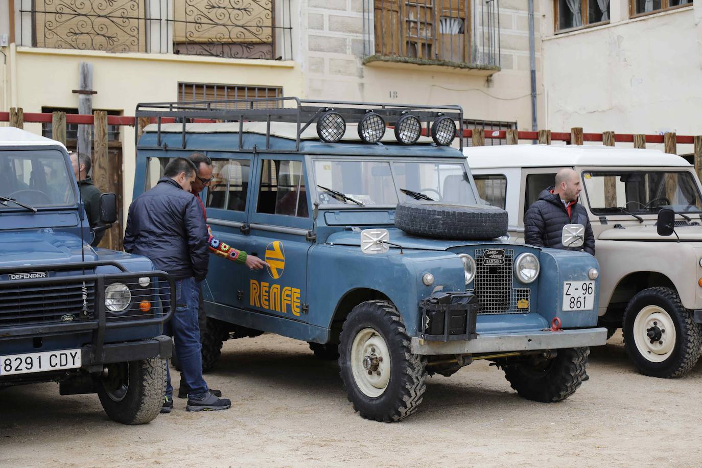 Concentración de Land Rover Santana en Peñafiel (Valladolid)