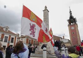 Bandera y monolito en un 23 de abril previo a la pandemia.